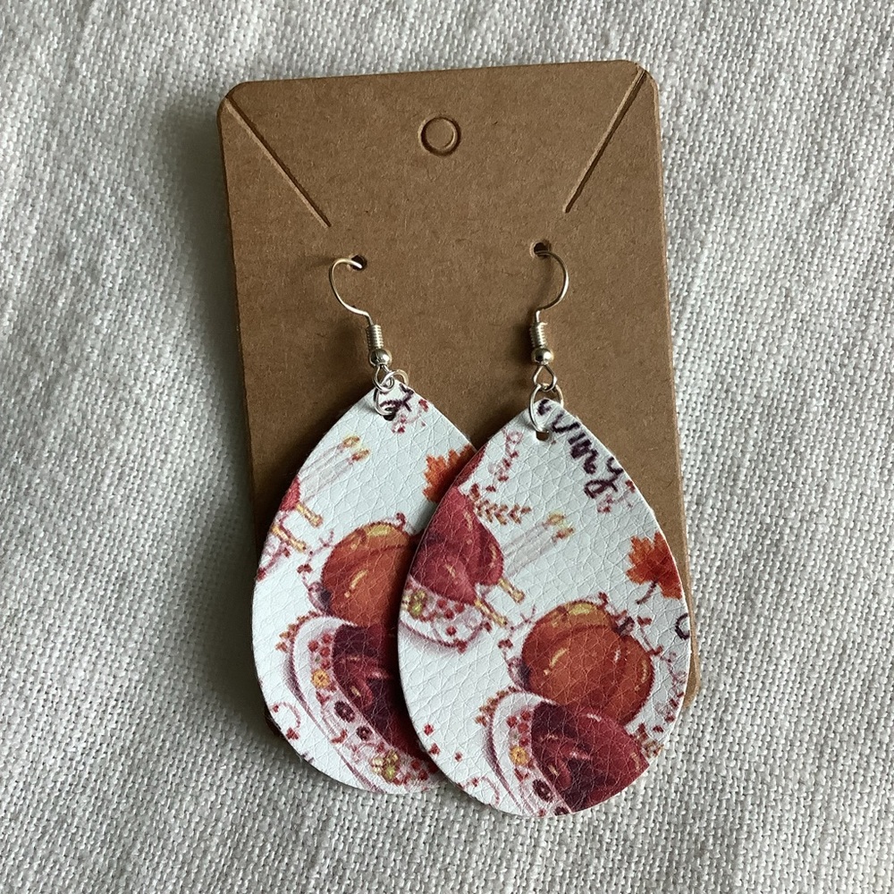 3/$15 🛍️ Thanksgiving dinner faux leather tear drop earrings new pumpkins fall